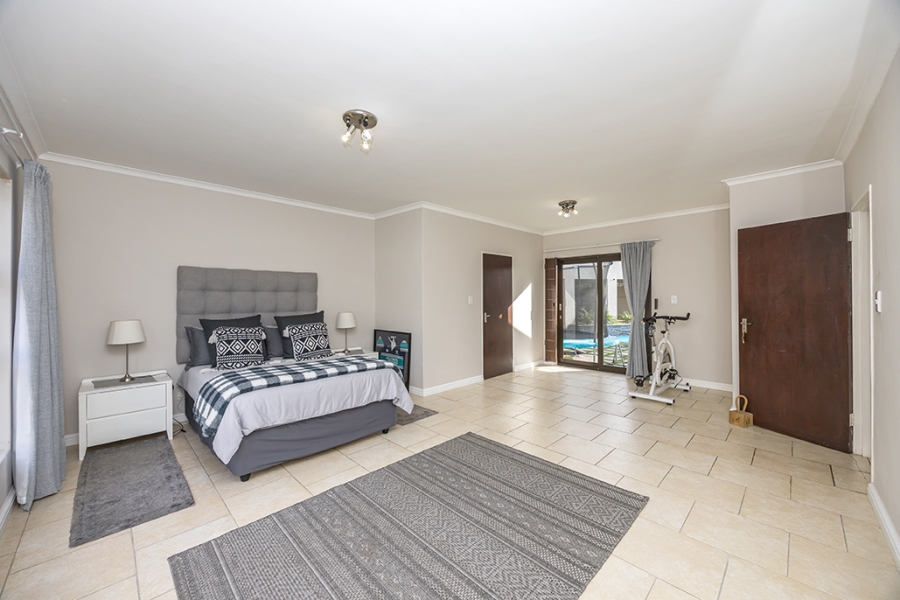 4 Bedroom Property for Sale in Amanda Glen Western Cape